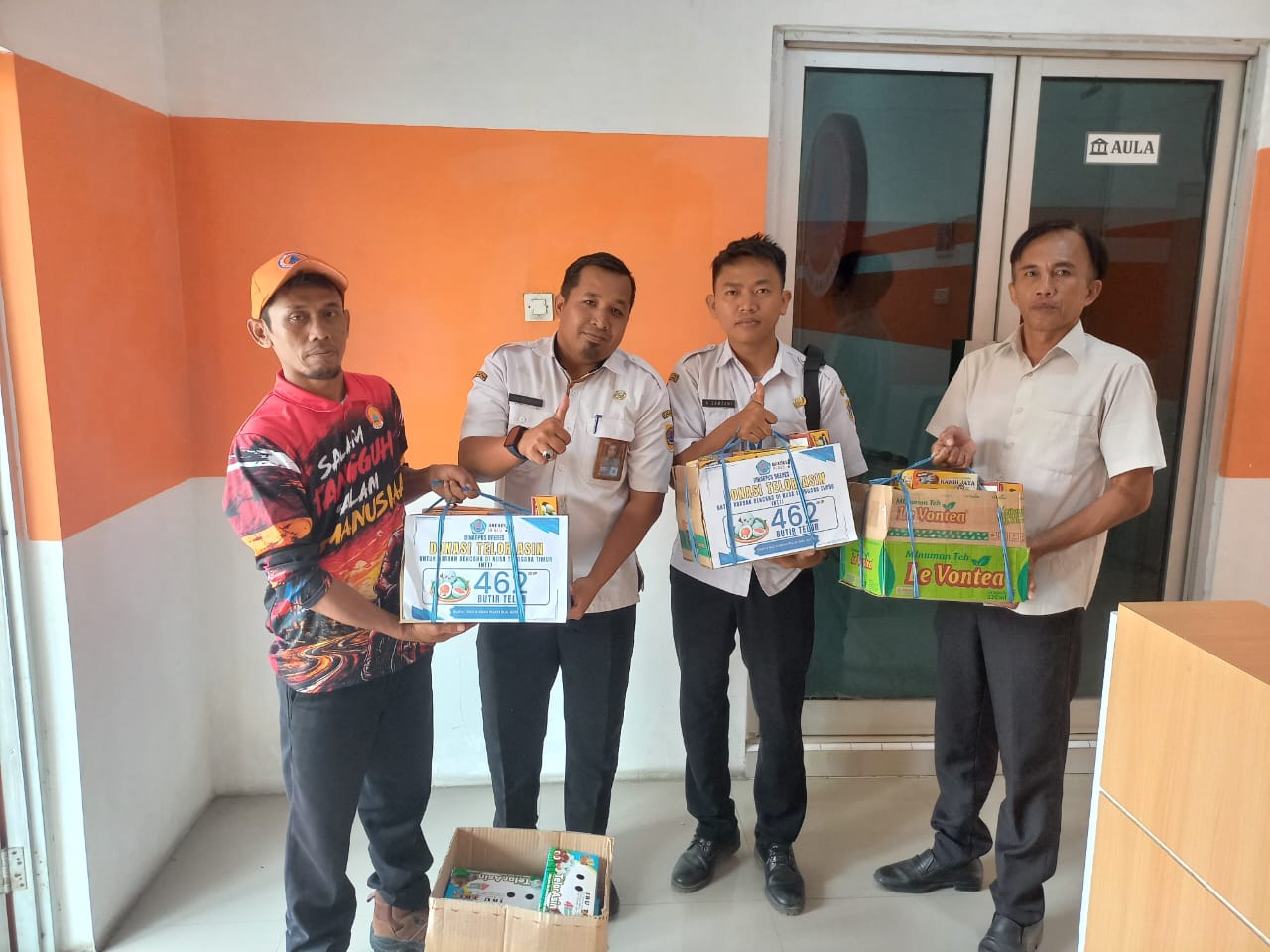 Dinarpus Brebes Peduli NTT, Salurkan 462 Butir Telur Asin untuk Korban Bencana